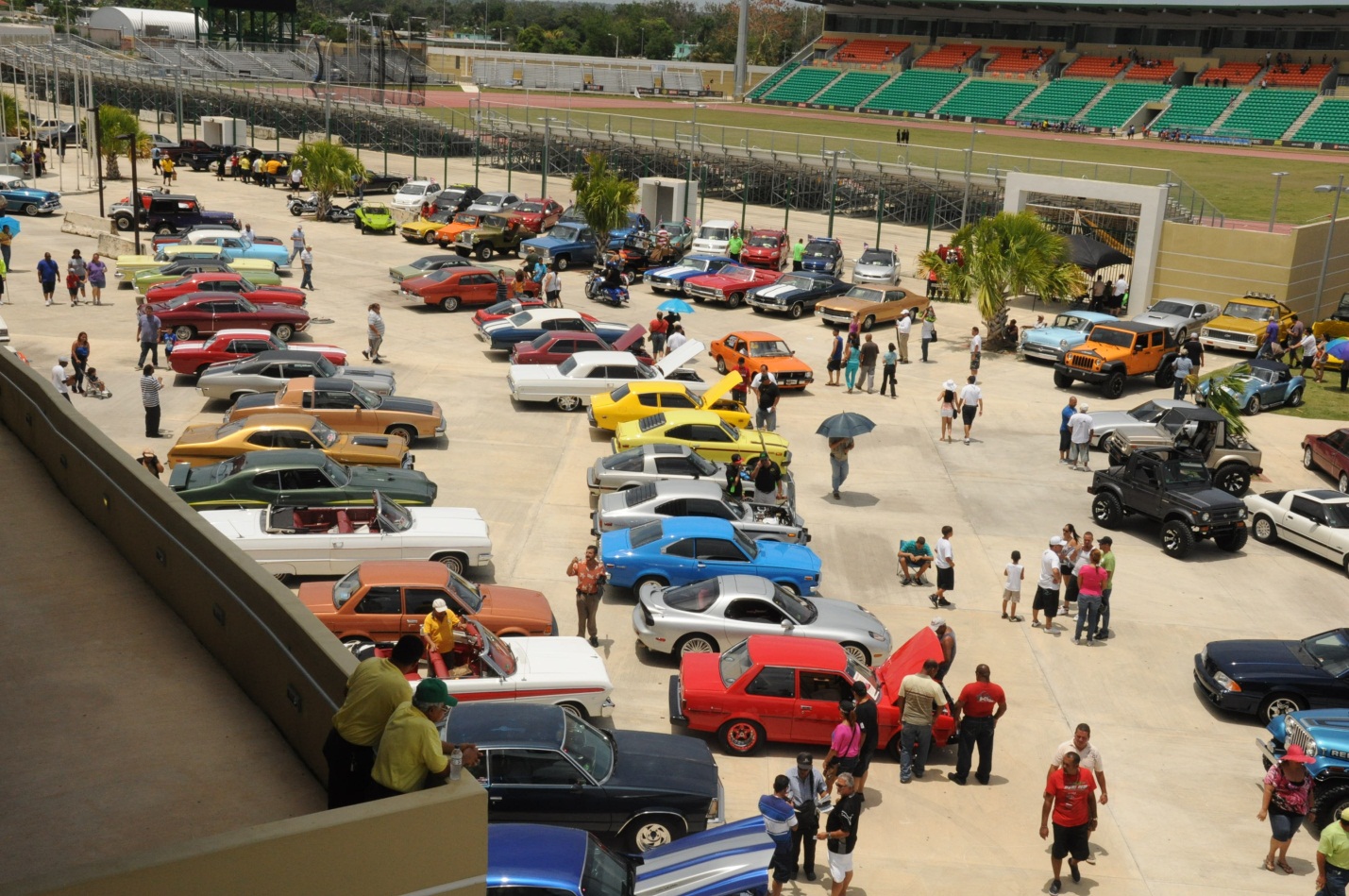 Mayagüez celebra 2do Encuentro Nacional de Autos Antiguos Y Clásicos