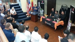 Vista de la conferencia de prensa de la actividad cultural y gastronómica.