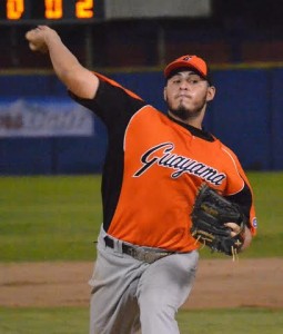 Wesley Estrada fue el lanzador ganador por los Brujos.