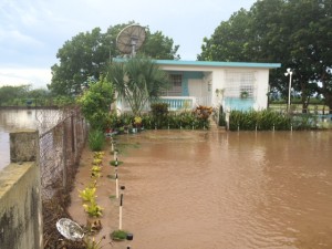 Inundaciones provocadas por las lluvias del jueves en el barrio La Plata de Lajas.