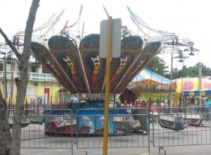 Maquina de entretenimiento accidentada en Fiestas Patronales de Hormigueros.