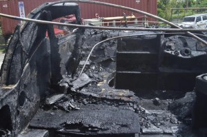 Parte de los daños provocados por un incendio a una lancha en San Sebastian (Suministrada Bomberos).
