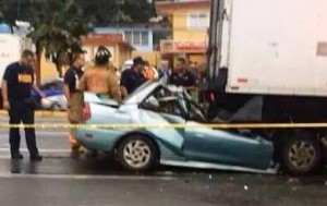 Así quedó el vehículo involucrado en el accidente fatal ocurrido en la carretera PR-2, en Hatillo (Suministrada).