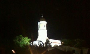 Vista nocturna del Santuario de Hormigueros (Archivo).