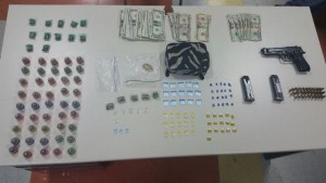 Material ocupado durante intervención en el residencial Ponce Housing (Suministrada Policía).