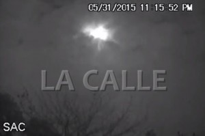 Captura del video de la Sociedad de Astronomía del Oeste del meteoro que provocó una explosión que se sintió en el Noroeste de la Isla (Fotocaptura de YouTube).