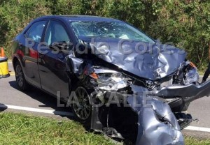 Uno de los vehículos involucrados en el accidente fatal ocurrido en el barrio Aguacate de Aguadilla (Foto Rescate Cortés).