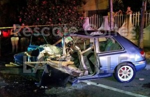 Así quedó el automóvil involucrado en el accidente ocurrido en Añasco (Foto Rescate Cortés).