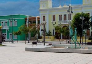 Parte de la plaza Manuel Corchado y Juarbe de Isabela (Archivo).