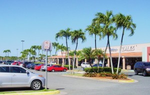 Vista de parte del centro comercial Plaza Isabela (Archivo).